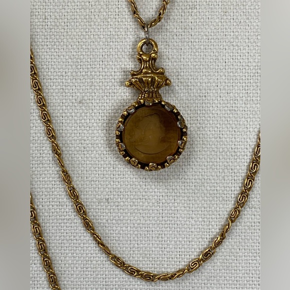 Vintage Goldette NY Three Strand Intaglio Glass Cameo Necklace - Picture 4 of 7